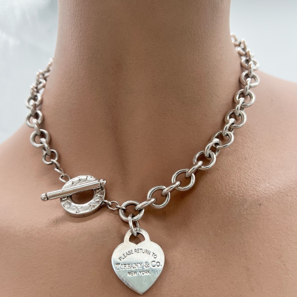🔴Authentic Tiffany & Co. Sterling Silver RTT Heart Tag Toggle Link Necklace🔴 - Picture 2 of 8